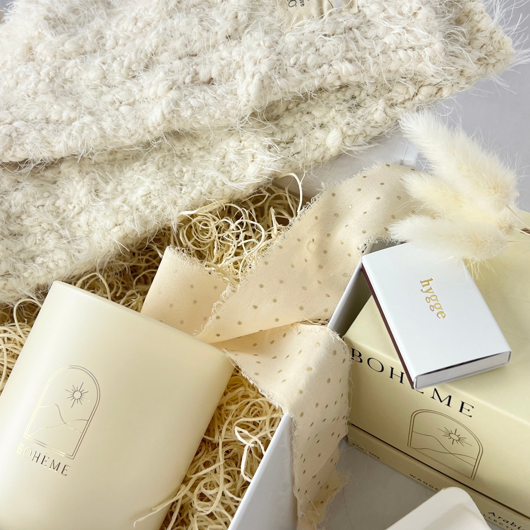 Elegant & Timeless: Monochromatic Color Schemes for Wedding Gifting